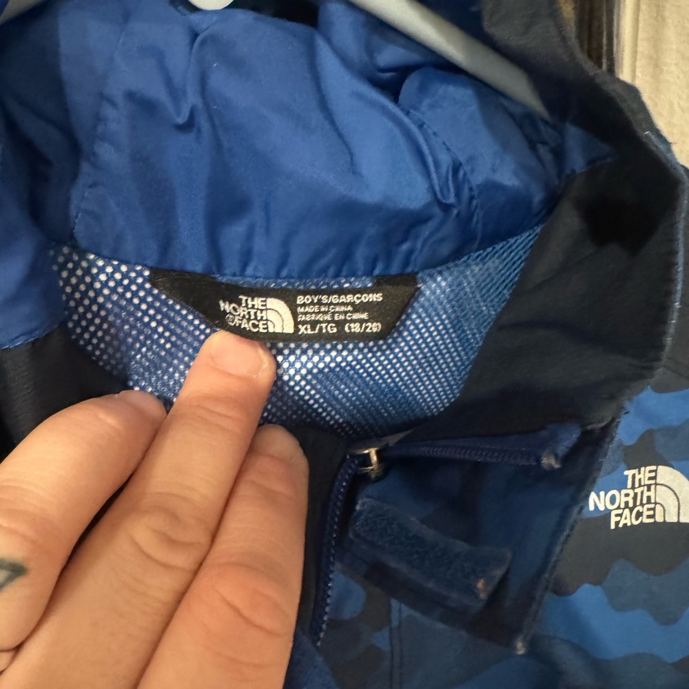 The North Face Blue and White Jacket Breathable Interior